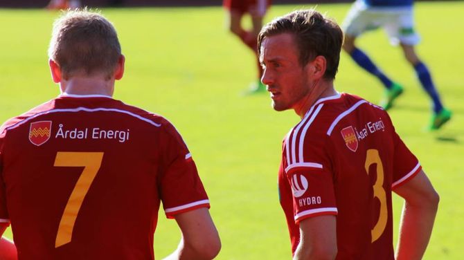 VIKTIGE: At Årdal vart svekkja med tap av tre viktige spelarar - blant dei Eirik Rode (t.h.) - gjennom sesongen, er noko av forklaringa på nedrykket, meiner trenar Ivan Øy. Arkivfoto