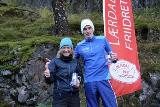 VINNARANE: Janne Eikås og Marius Vedvik vann på høvesvis kvinne- og herresida.