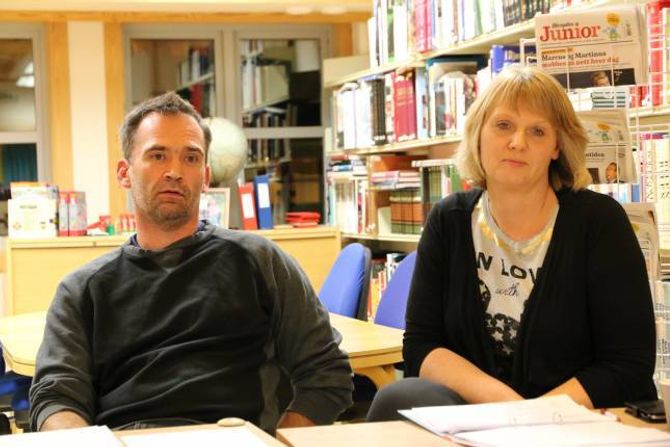ANKE: FAU-leiar Hans W. Tønjum og nestleiar Bjørg Haugo har klar ein anke med to punkt. Når resten av FAU har gitt si godkjenning til utforming av anken vil den etter alt å døma hamna hjå Fylkesmannen som lovlegkontroll. Arkiv