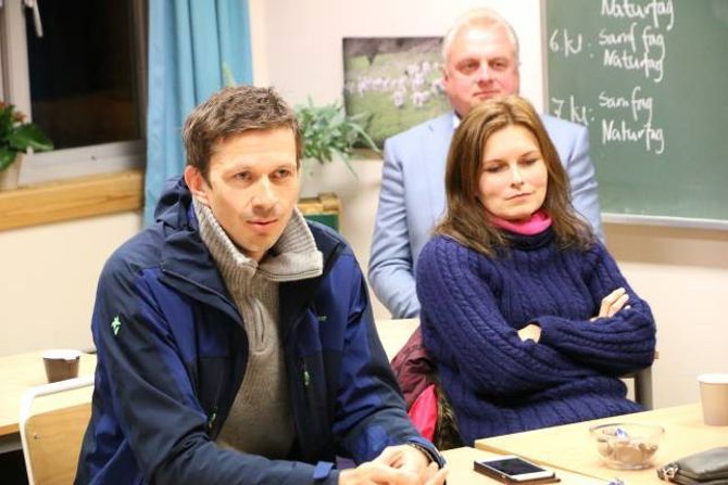 VIL OPPRETTHALDA: Per Åke Evjestad (Venstre), Annike Vanberg (SV) og Jan Geir Solheim (Sp) argumenterte alle for å oppretthalda Ljøsne skule.