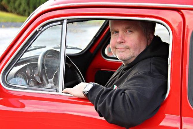 INGENIØR: Jarle Haarseth er sivilingeniør og har jobba for Ferrari og Lamborghini. No er det Fiat 500 som gjeld.