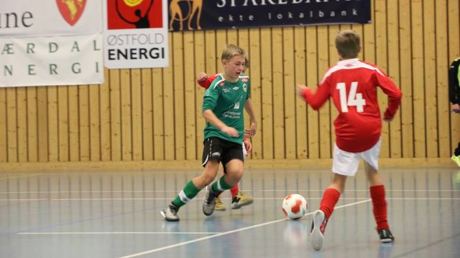 KREVJANDE: Det krevst litt meir av ein spelar i futsal. Ein må følgje nøye med og alltid vere i bevegelse.