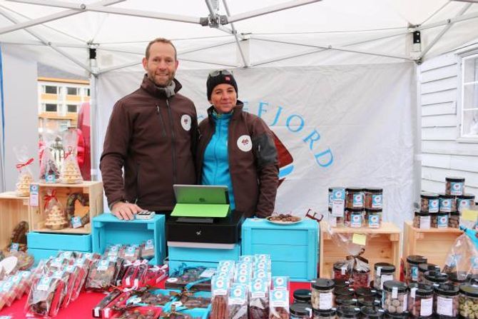 BOD: Sognefjord sjokolade var på plass med bod på årets julemarknad.
