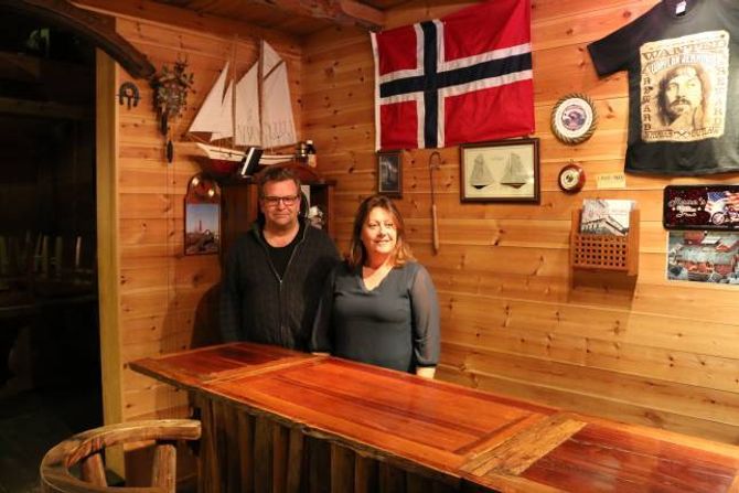 MANGE ROM: Dei har bygd seg innover og opna fleire og fleire rom - her den inste puben.