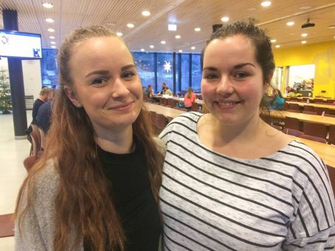 SAMKØYRTE VENINNER: Live Rotnes og Benedikte Raad er begge positive til at Meieriet skal flyttast til Campus.