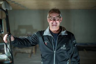 BREITT GLIS: Leiar Olav Skarsbø i Leikanger skyttarlag ser fram til opninga av det nye skyttarhuset neste haust.