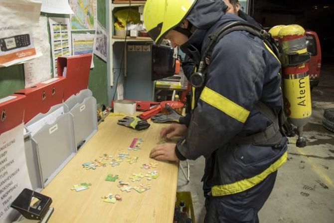 PUSLESPEL: På testen på rekruttane gjennom både fysiske testar, men også mentalt for å sjekke kor godt dei beheld roen i stressa situasjonar.