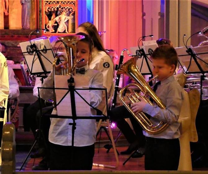 KORPS: Unge baritonistar i aksjon.