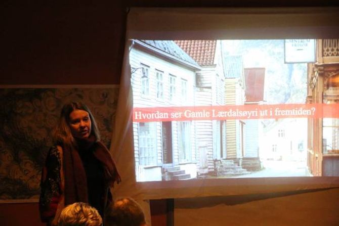 PILOT: Marte Marstrand i Norsk design- og arkitektursenter fortalde om heilskapen i levande lokale-prosjektet, der Lærdal er ein av tre pilotkommunar.