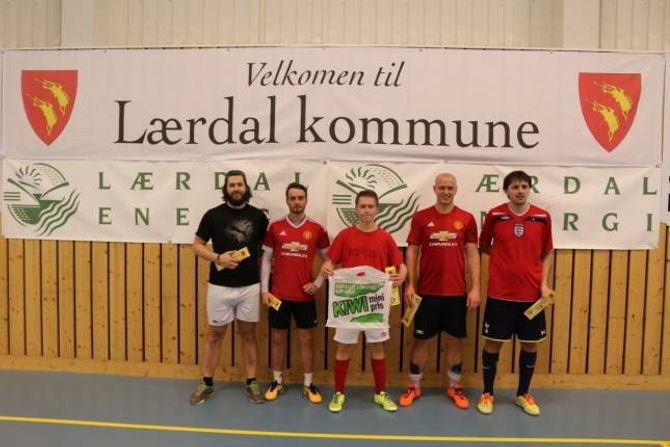 VINNARLAGET: Greuthersürth vann årets Kiwi Lærdal Cup. Frå venstre: Jan Andre C. Voll, Eirik Rode, Anthony Labarca, Øystein Lindesteg Rinde og Geir Anders Kirkevoll.