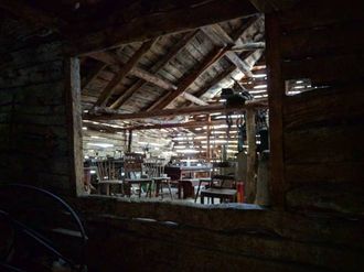 HISTORISKE KULISSAR: Filminga skal skje i Nundalen og Offerdalen i februar, her frå Haugstad gard.