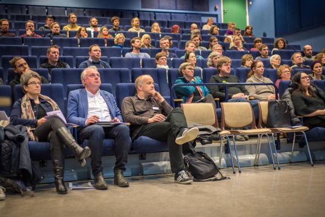FORNYA OPTIMISME: Rundt hundre personar har delteke på dei siste samlingane, kanskje litt færre på det avsluttande seminaret.