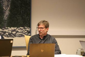 TIDSPRESS: Rådmann Alf Olsen jr. forklara at politikarane hadde lagt vel mykje tidspress på administrasjonen i kaisaka.