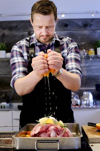 APPELSIN: Smakskomposisjonen byggjer opp om påskestemninga.