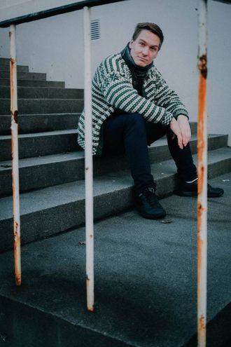 TAPAR OG VINNAR: Kven blir vinnarar og taparar? spør Eirik Sognnes i den nye låten sin.