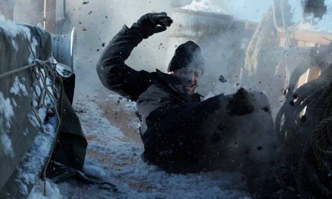 HOVUDROLLA: Thomas «Fingern» Gullestad som Jan Baalsrud i ein av dei mange actionfylte scenene.