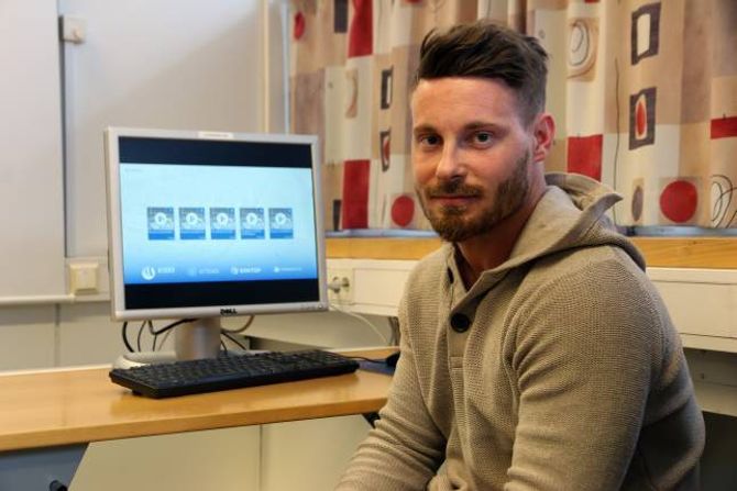 LÆRERIKT: Andreas Hestetun har vore med og testa spelapplikasjonen. Han trur at dersom spelet når sitt fulle potensiale, så kan det erstatte tradisjonelle kurs.