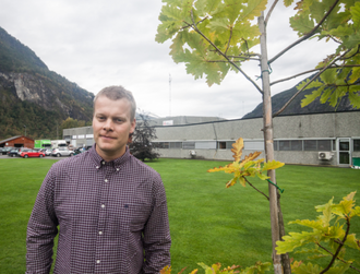 STERKT: Dagleg leiar Tom Dyrdal seier det er ekstra sterkt av dei tilsette å sette ny omsetningsrekord etter det gode året dei leverte i 2015.