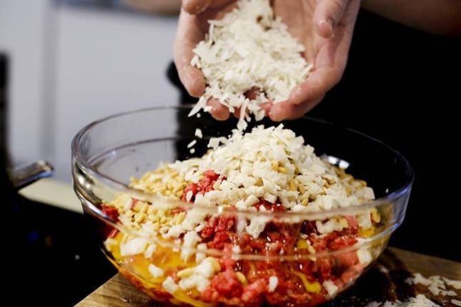 OST: Bruk pecorino eller parmesan.