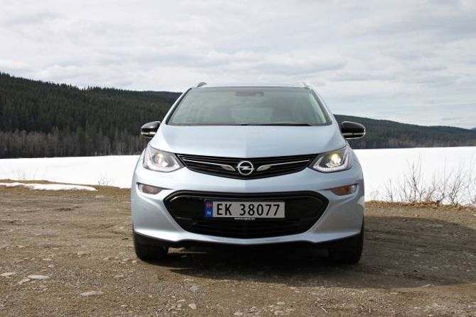 RYDDIG: Opel og General Motors har valt eit ganske konvensjonelt ytre, mens mange andre vil vise fram elbilane sine ved å gi dei sær design.