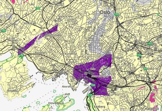 Et område i Oslo sentrum har svært høyt utslipp av radongass fra alunskifer. Skiferen som ble tatt ut i forbindelse med utgraving av Oslo sentralstasjon er lagt i spesielle deponier.