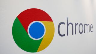 Chrome-logoen vist under en Google-arrangement i 2013.