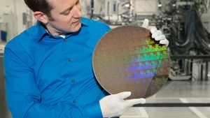 Wafer%20of%20chips%20with%205nm%20silico