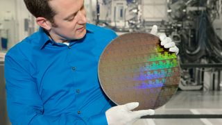Først med 5 nanometer: IBM vil presse 30 milliarder transistorer inn på en fingernegl-stor brikke