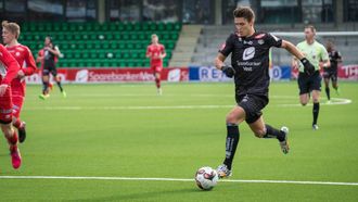 FEKK STARTE: Med Ole Amund Sveen og Martin Ramsland ute med skade vart det plass til Fredrik Flo i startoppstillinga til Sogndal.