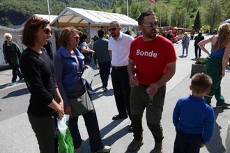 TOK OVER: Bøndene kapra Fjordsyn i eit stunt for å fortelje si side av saka, fortel Thomas Rastad i Aurland Bondelag.