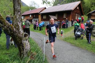 300 LØPARAR: Over 300 var påmeldt til Vettisløpet frå Skåri til Vetti og tilbake.