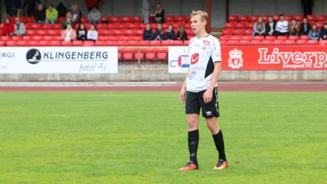 SPELTE HEILE KAMPEN: Sivert Mannsverk frå Årdal spelte heile kampen Sogndal 2 si midtbane.