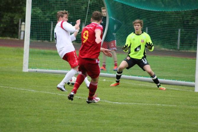 3-1: Her legg Terje Kvam Øvstetun på til 3-1.