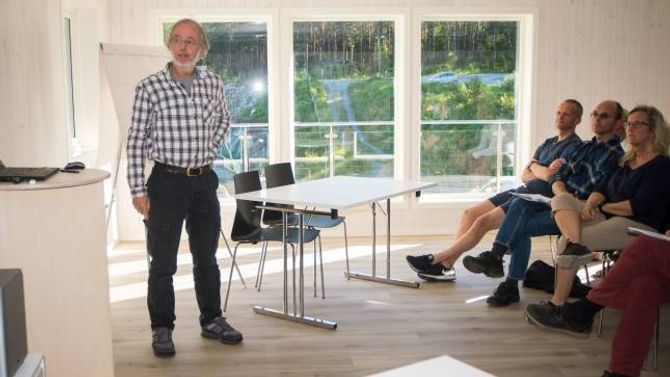 UVENTA ENGASJEMENT: Seniorrådgjevar Tom Dybwad hos Fylkesmannen seier dei gjerne skulle hatt folkemøte før, men at dei ikkje kunne forutsjå det store engasjementet som plutseleg vakna.
