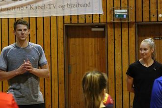 POTENSIALE: Hege Bakken Wahlquist (t.h.) fortel at ho kjapt såg at Aaberg har potensiale.