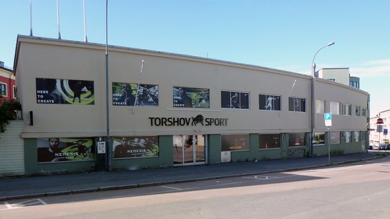 Bak disse veggene i Sandakerveien på Torshov i Oslo finner du verdens største fotballbutikk.