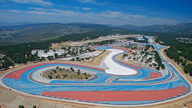 Circuit Paul Ricard er 5,8 kilometer og har 13 svinger.