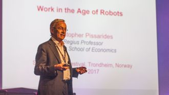 Pissarides mener at robotenes inntog ikke kommer til å bety et massivt tap av arbeidsplasser.