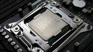 Intel_Core_i9-7900X_HK1.300x169.jpg