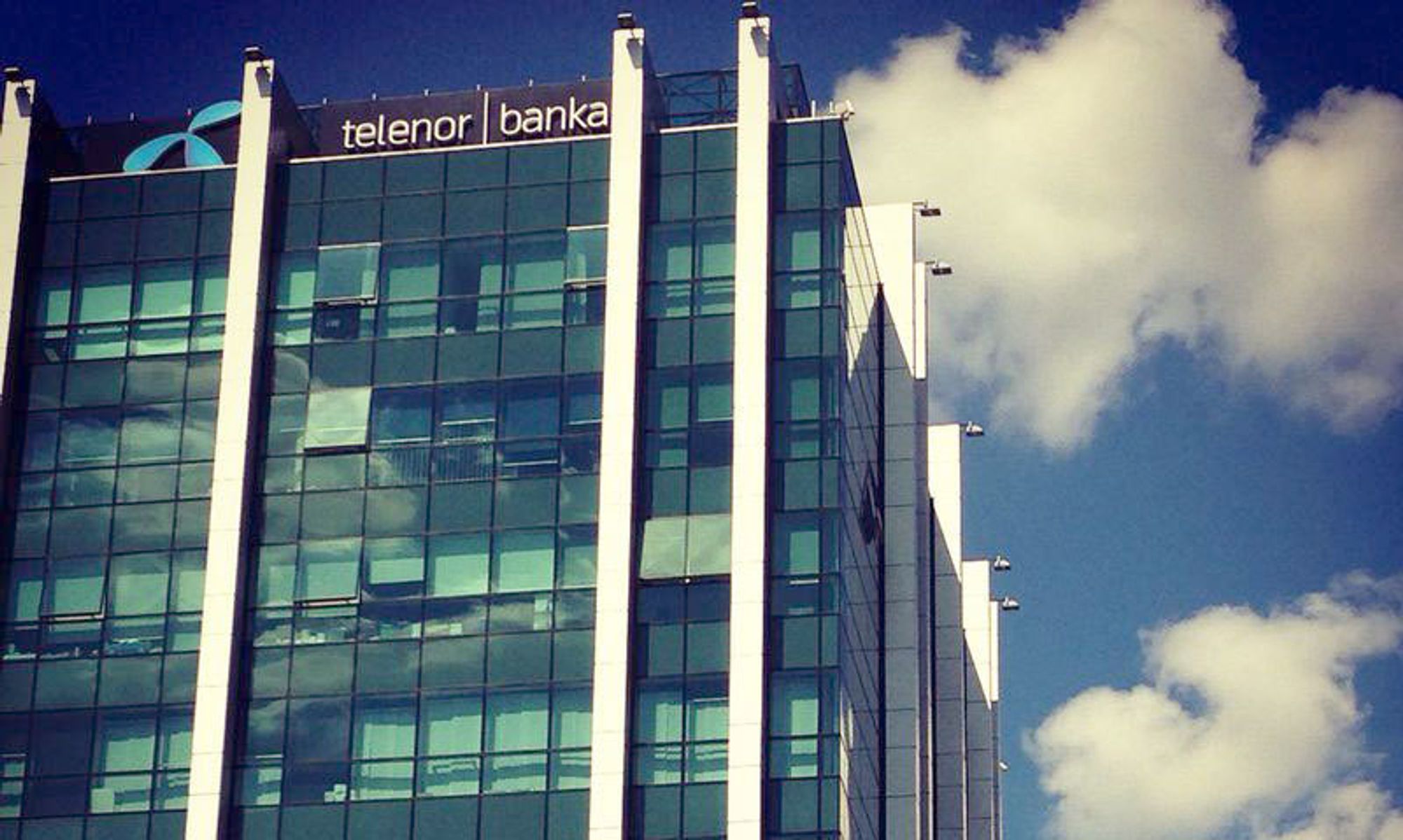 Telenor banka får ny majoritetseier når River Styxx Capital kjøper 85 prosent av aksjene fra Telenor, som beholder 15 prosent.