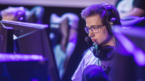 Fire lag kjemper om den siste sluttspillplassen - Byte må slå ubeseirede Apeks