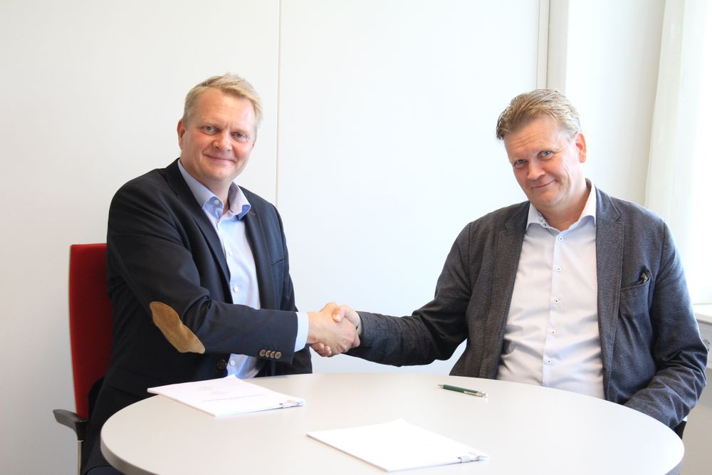 Daglig leder Franzefoss Pukk AS og Joar Caspersen, adm. direktør i NCC Industry