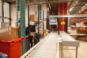 Elektroskandia har investert i pakkestasjoner og transport baner fra ITO integrert med AutoStore.