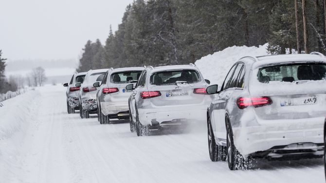 Mercedes-Benz GLC F-cell på vintertesting i Sverige.