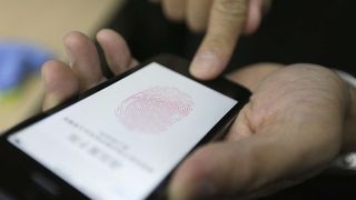 iOS 11-funksjon kan hindre at politiet tvangsåpner mobilen