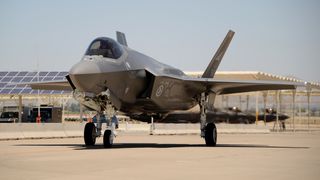 Forsvaret dobler kjøp av omstridt slepetraktor for F-35 - trosser faglige anbefalinger