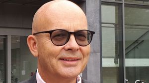 Lasse-Wieweg2.300x169.jpg