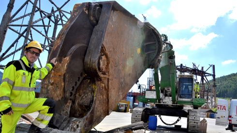 «Hulken» har Norges største hydrauliske saks. Den tygger gamle oljeplattformer
