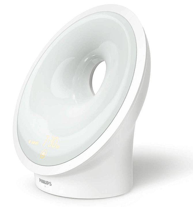 Philips Wake-Up Light HF3653 er kåret til «Årets småelektriske 2017/2018». Foto: Philips.