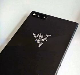 Baksiden av Razer Phone.